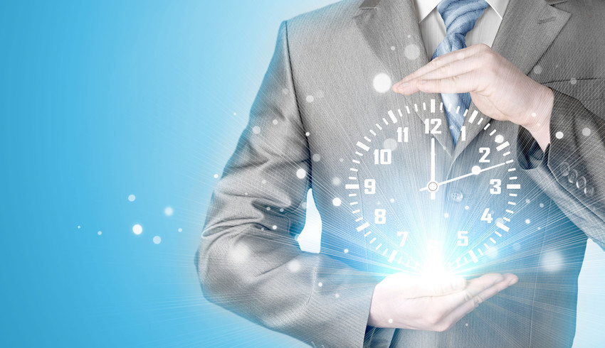 Timing in Recruitment